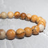 Nahaufnahme von Landschaftsjaspis-Perlen – UNIQAL Natursteinarmband mit Maserung